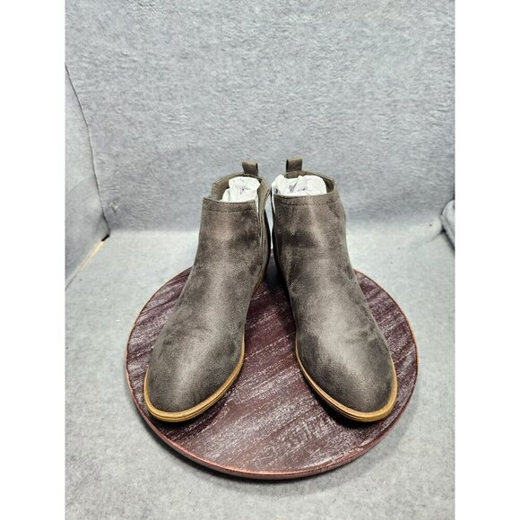 Gray Womens Suede Ankle Boots With Wooden Block Heel & Side Zipper - Picture 2 of 13